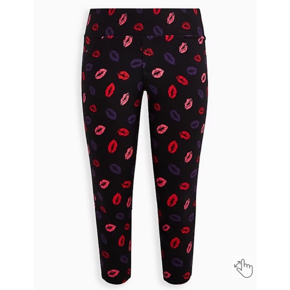 NWT TORRID Pocket Pixie Pant - Luxe Ponte Lips Black - Picture 6 of 8